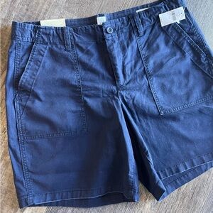 Women’s Navy Blue Shorts Old Navy Girlfriend chino shorts mid rise 6” inseam